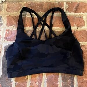 ✨ Lululemon Free To Be Serene Crisscross Back Sports bra Sz:6 ✨